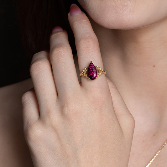 Roswyn in 14K Gold with Pear Umbalite Garnet