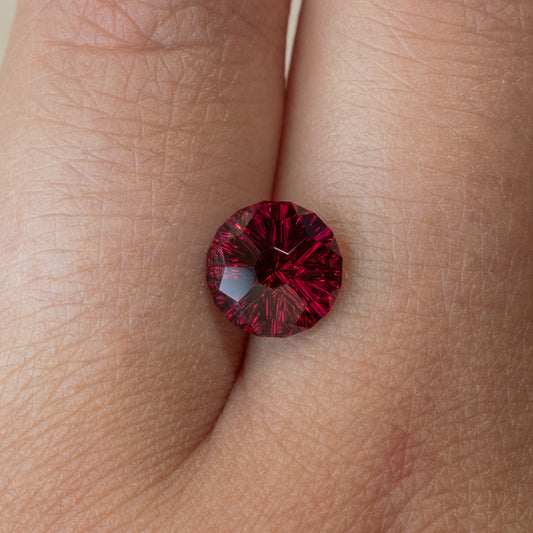 3.85cts Umbalite Garnet Starbrite™ Cut Round