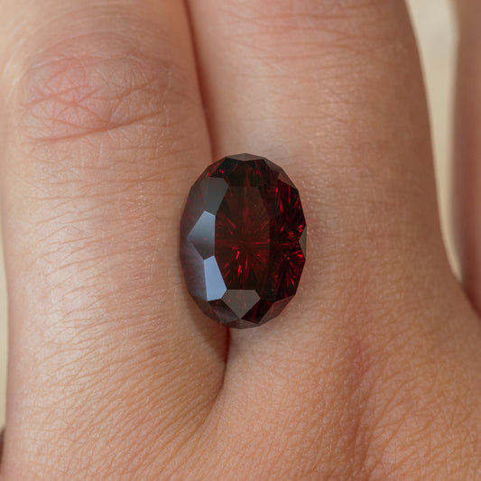 14.25cts Rhodolite Garnet Starbrite™ Cut Oval