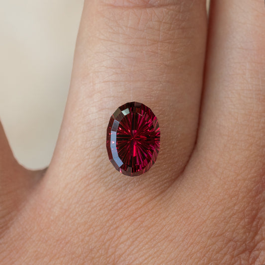 4.81cts Umbalite Garnet Starbrite™ Cut Oval