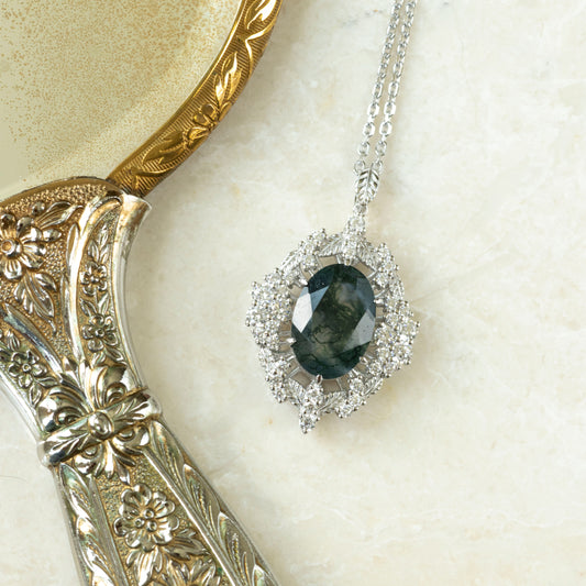 Faelyn Necklace in Silver with Green Moss Agate