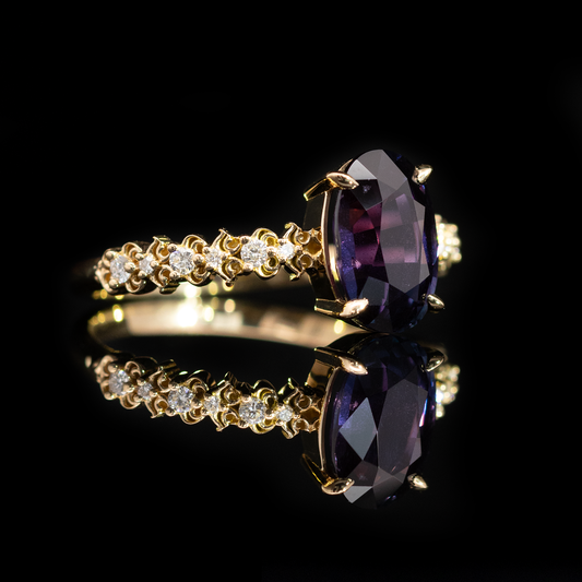 Regent in 18K Gold with Purple Sapphire