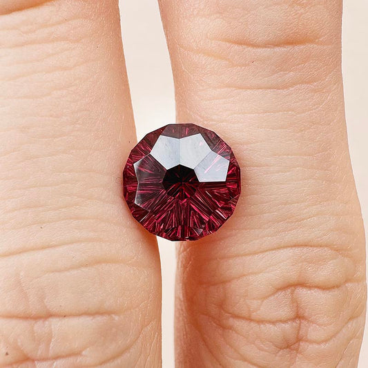 3.85cts Umbalite Garnet Starbrite™ Cut Round